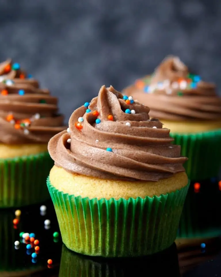 Simple Vanilla Cupcakes Recipe