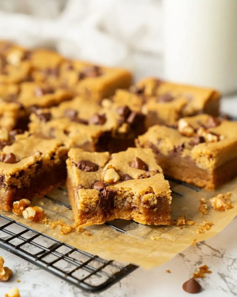 Chewy Nut Blondies Recipe
