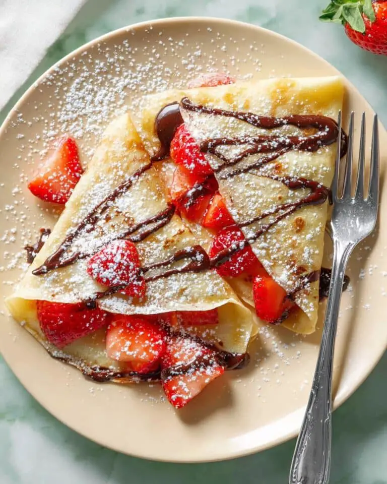 Crêpes with Strawberries and Chocolate Recipe