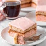 Strawberry Honey Bun Cake Recipe