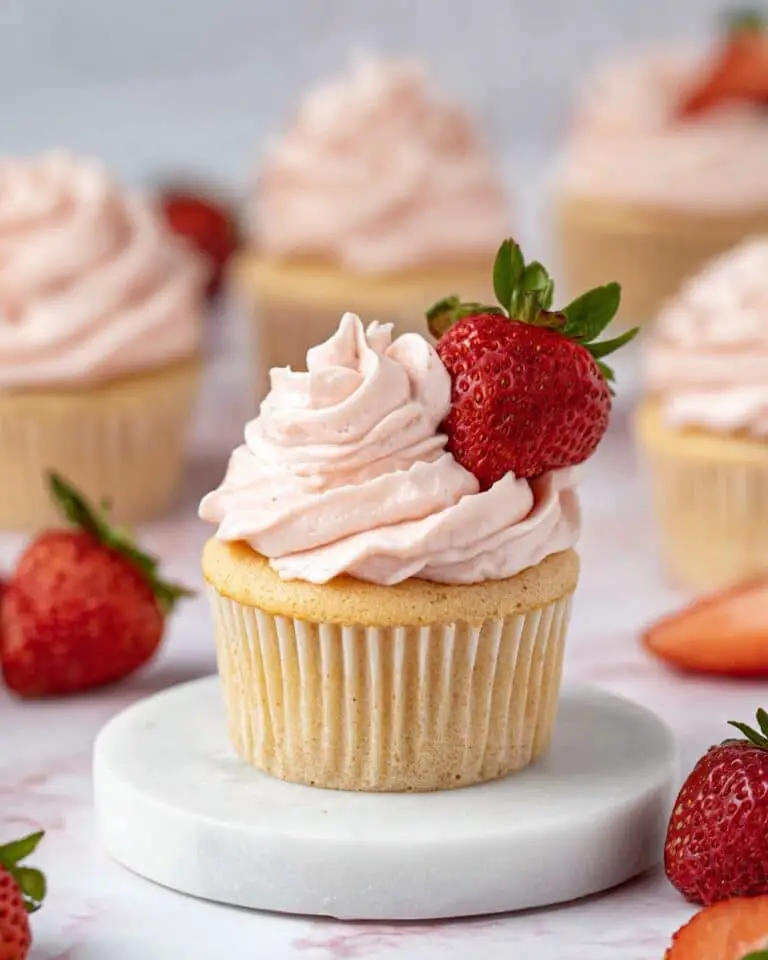 Strawberry Cupcakes with Cream Cheese Frosting Recipe